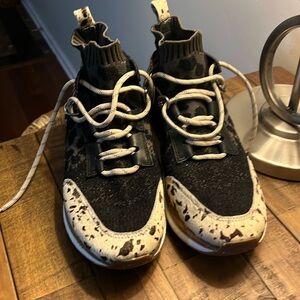 Women’s OTBT Hybrid sneakers size 8.5 New W/O tag